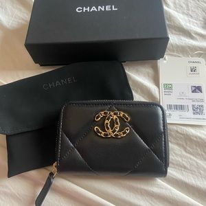 Chanel zipped coin purse